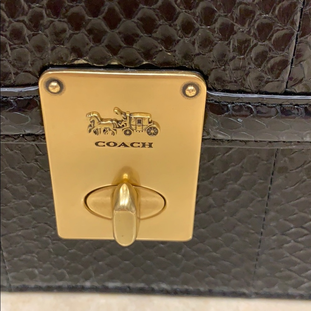 LAST COACH HUTTON GENUINE SNAKESKIN SHOULDER HANDBAG IN BLACK/CHUNKY GOLD CHAIN - Picture 15 of 16